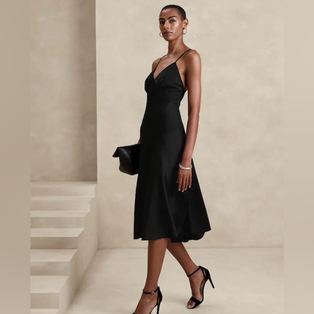 BANANA REPUBLIC BLACK MIDI DRESS